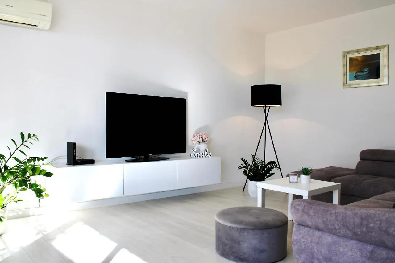 Town Centre Apartment Surprise Split
