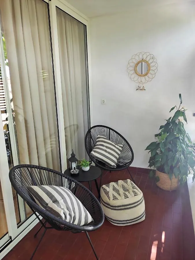 Town Centre Apartment Surprise Split 0*,